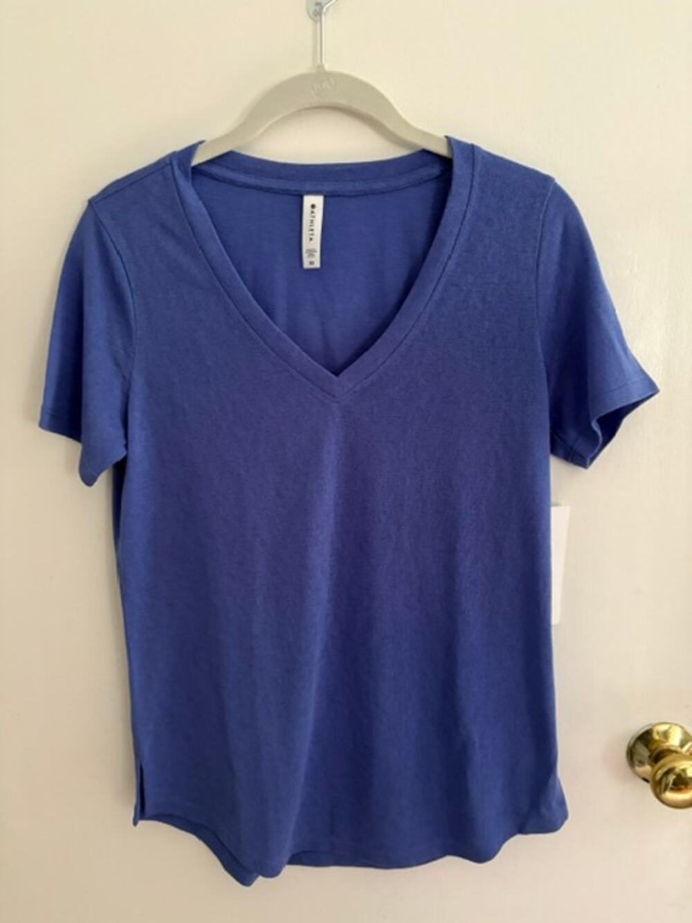Athleta Breezy Scoop V-Neck Tee Size XS- NWT
